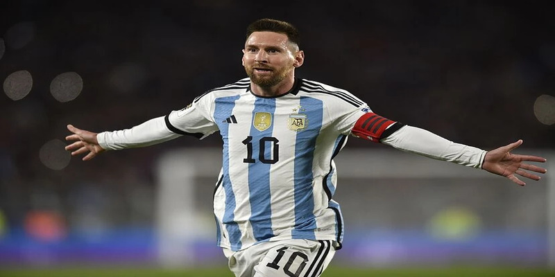 Mức lương hiện tại của Lionel Messi